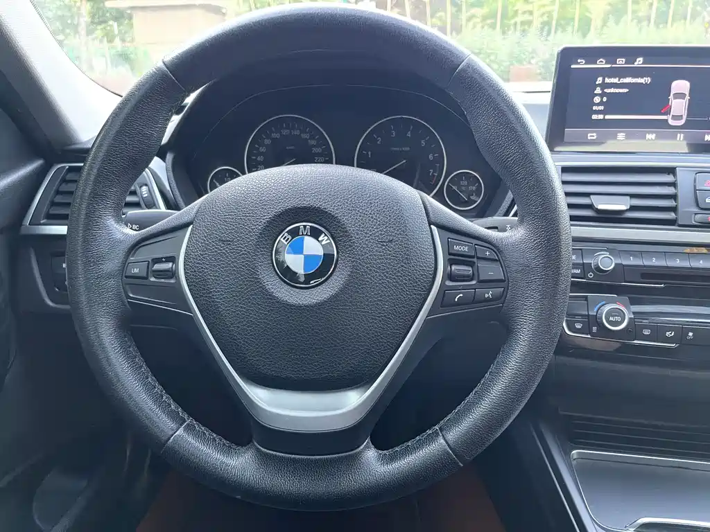 BMW 3 Series 2017 — фото 6