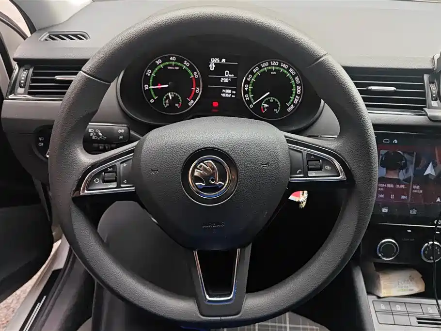 Skoda Octavia 2020 — фото 15