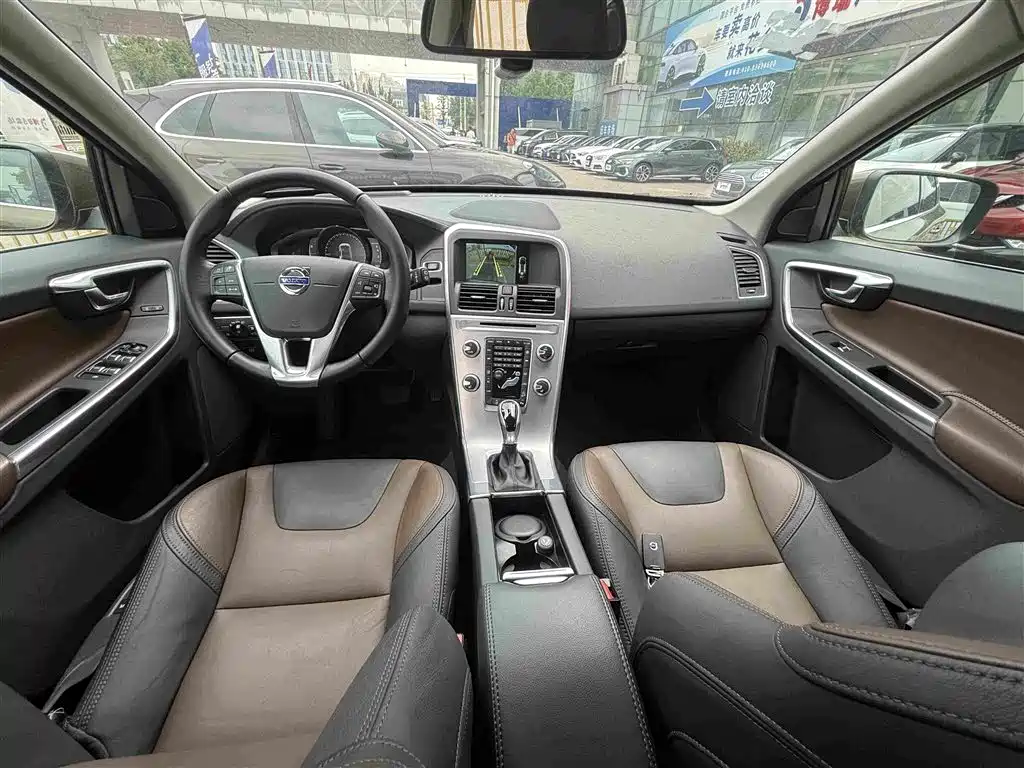 Volvo XC60 2016 — фото 20
