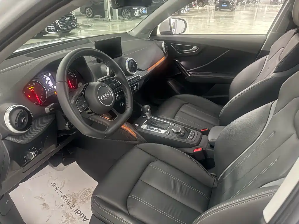 Audi Q2L 2024