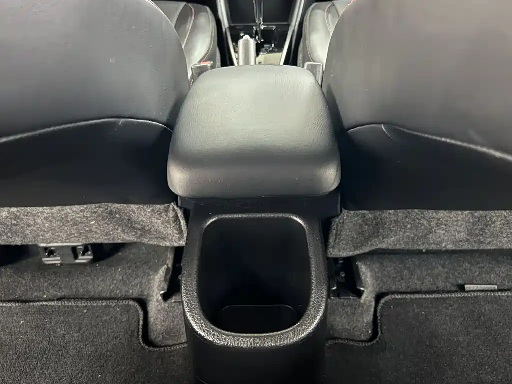 Toyota Yaris L 2020 — фото 13