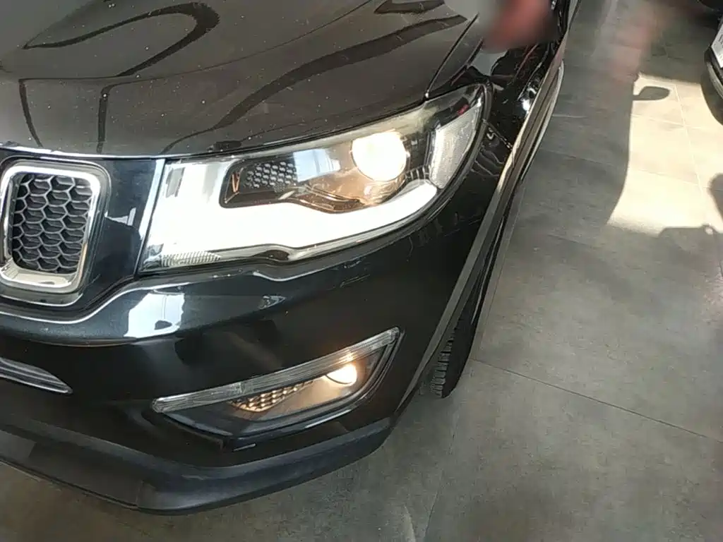 Jeep Compass 2017 — фото 24