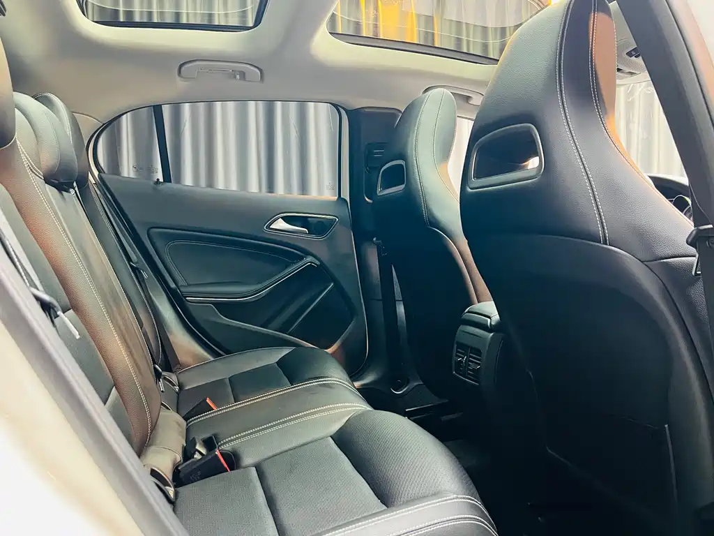 Mercedes-Benz GLA 2015 — фото 11