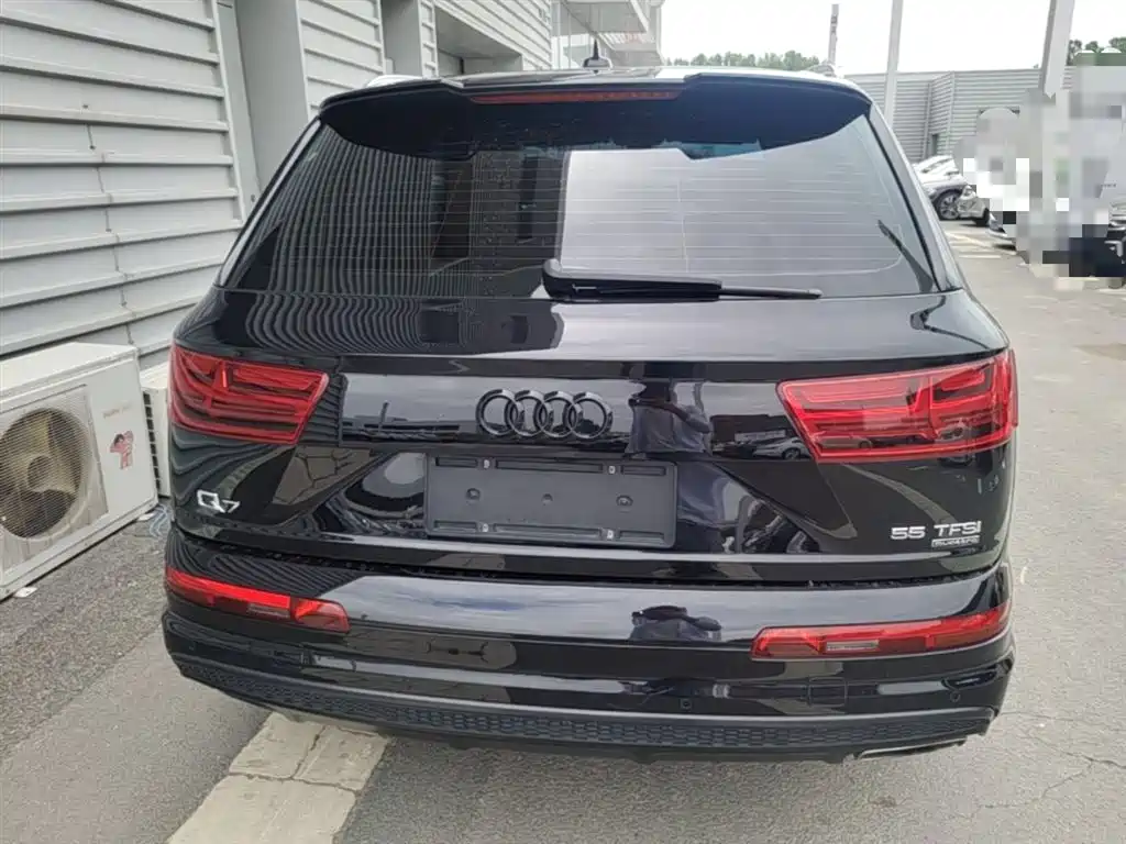 Audi Q7 2019 — фото 10