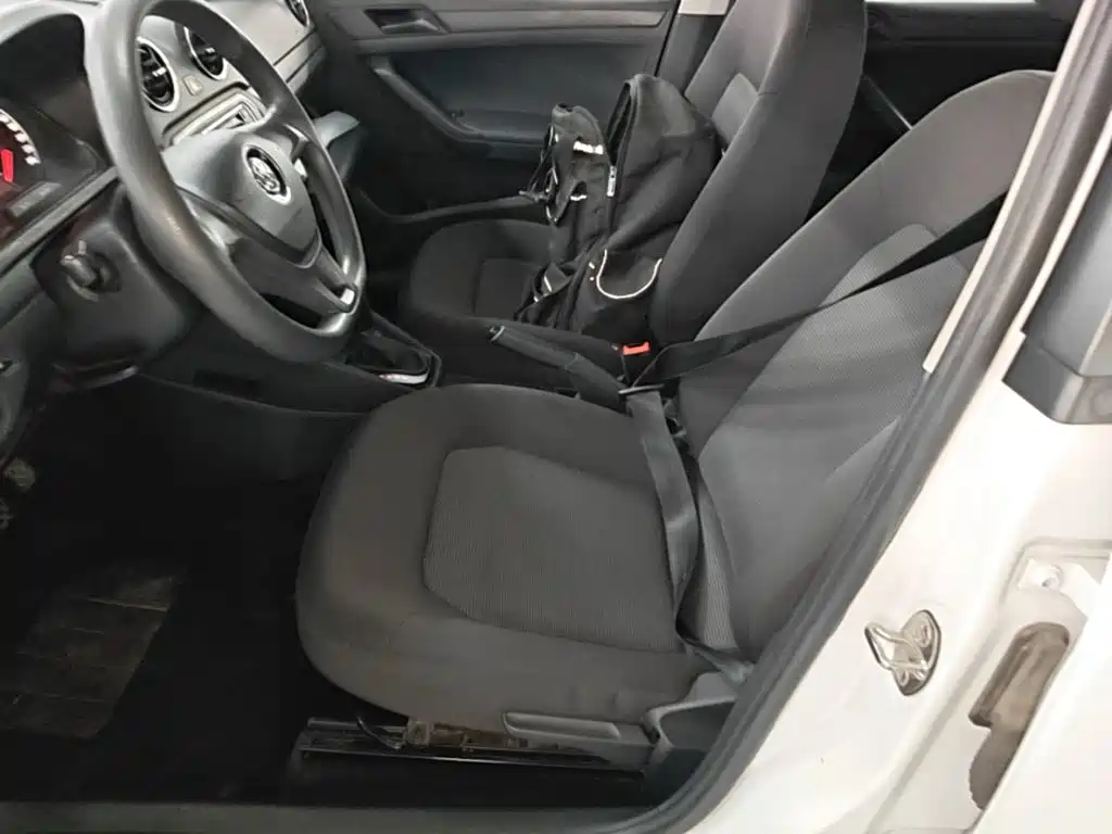 Volkswagen Jetta 2018 — фото 15