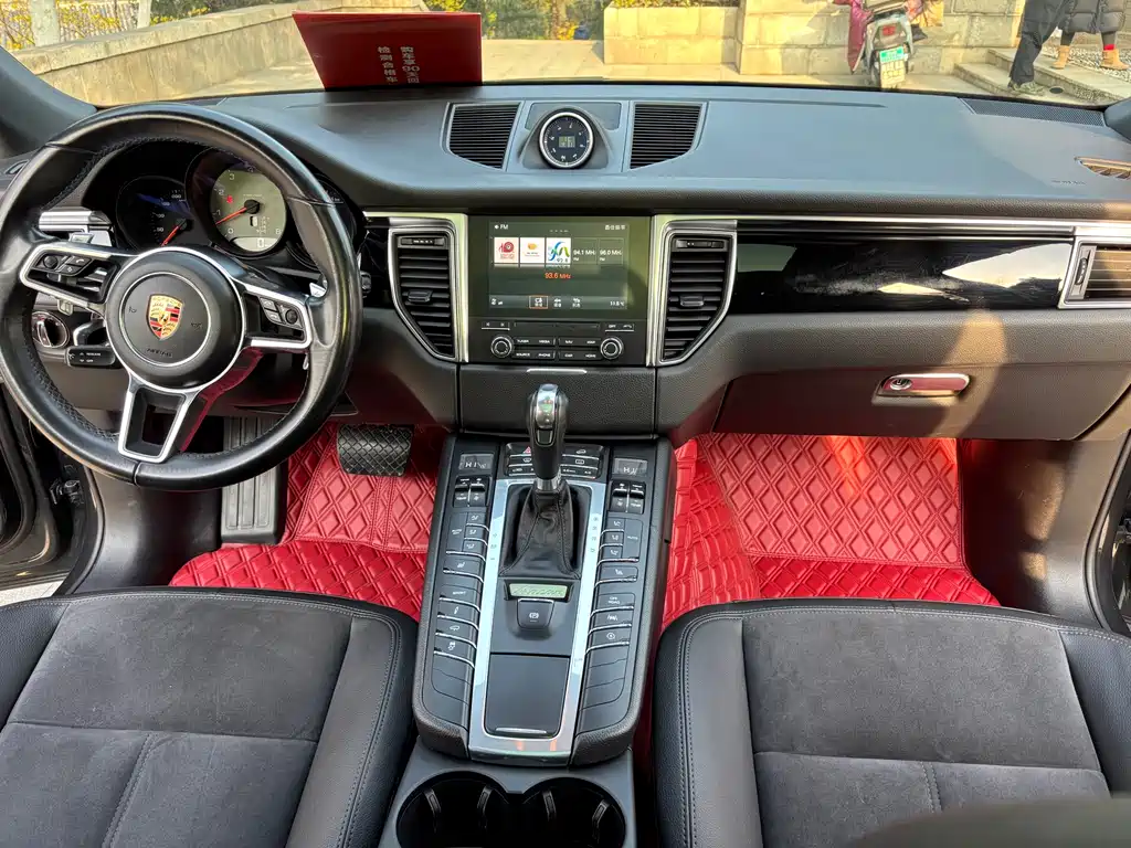 Porsche Macan 2018 — фото 10