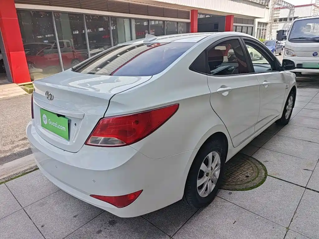 Hyundai Verna 2015