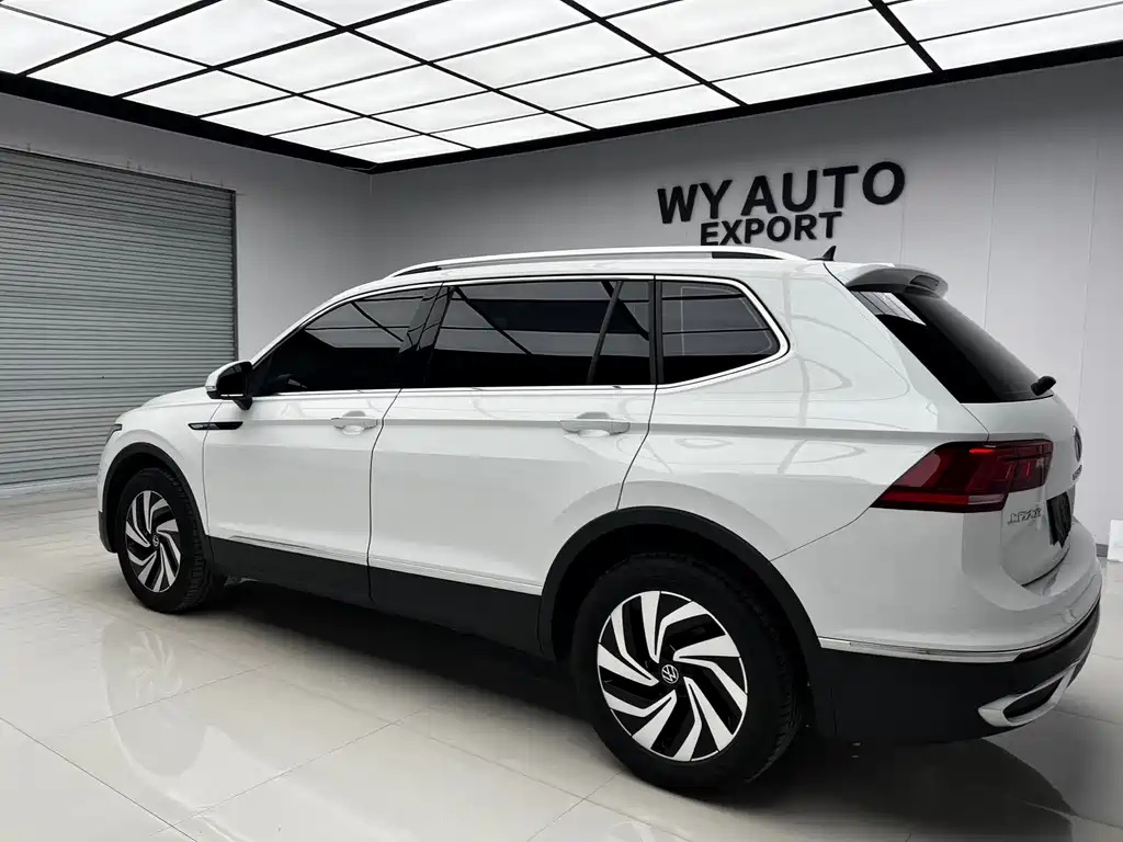 Volkswagen Tiguan L 2023