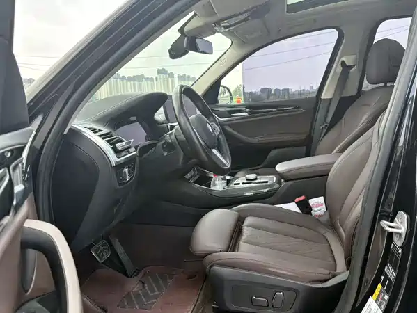 BMW iX3 2024