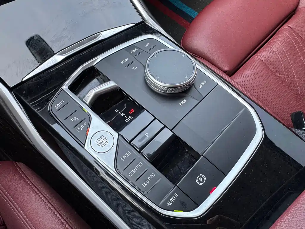 BMW 3 Series 2024 — фото 13