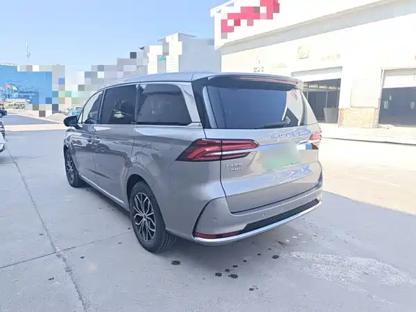 Roewe iMAX8 New Energy 2024