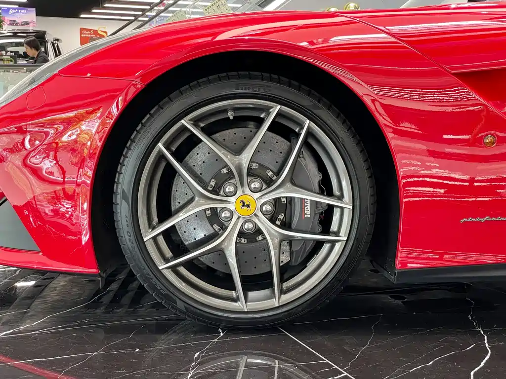 Ferrari F12berlinetta 2016 — фото 18