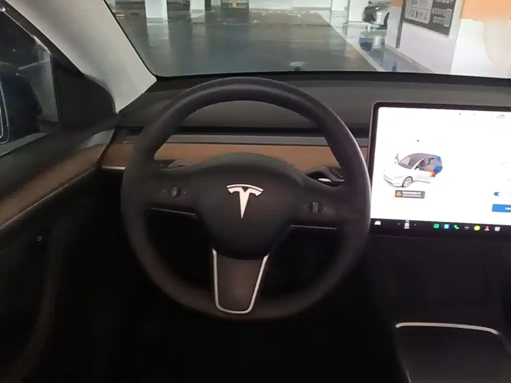 Tesla Model Y 2021 — фото 11