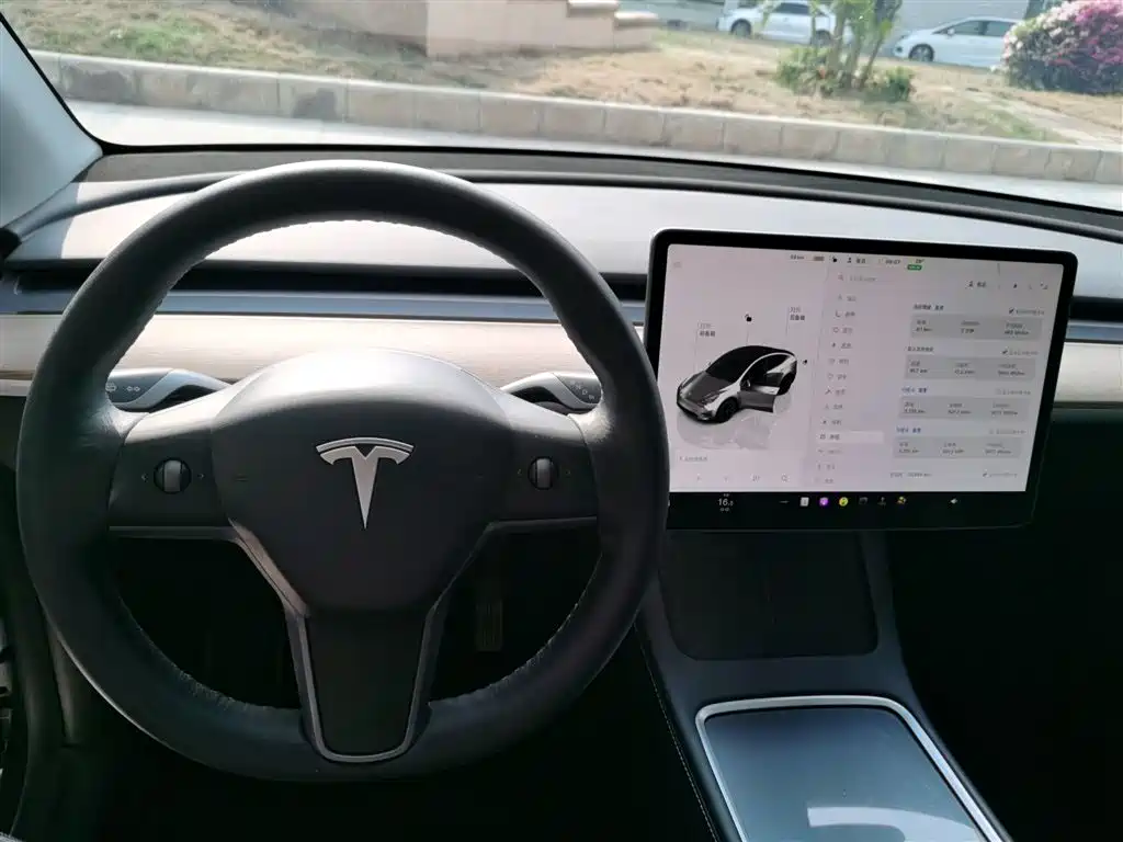 Tesla Model Y 2022 — фото 10