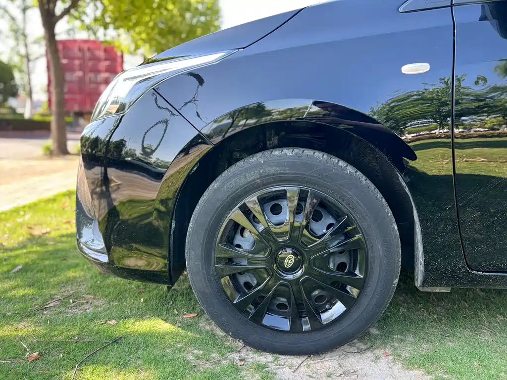 Toyota Yaris L 2017 — фото 15