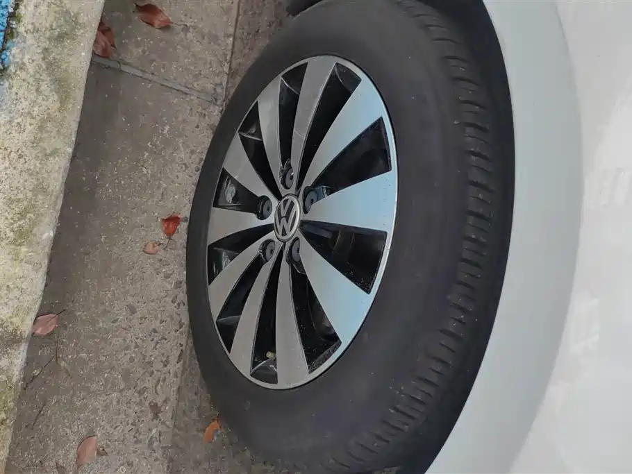 Volkswagen Sagitar 2017