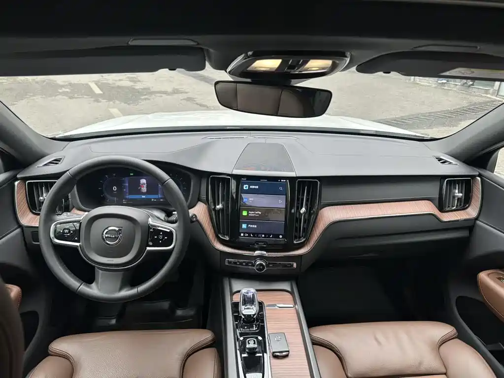 Volvo XC60 2023 — фото 21