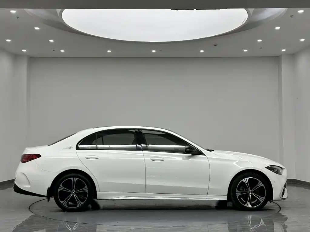 Mercedes-Benz C-Class 2021