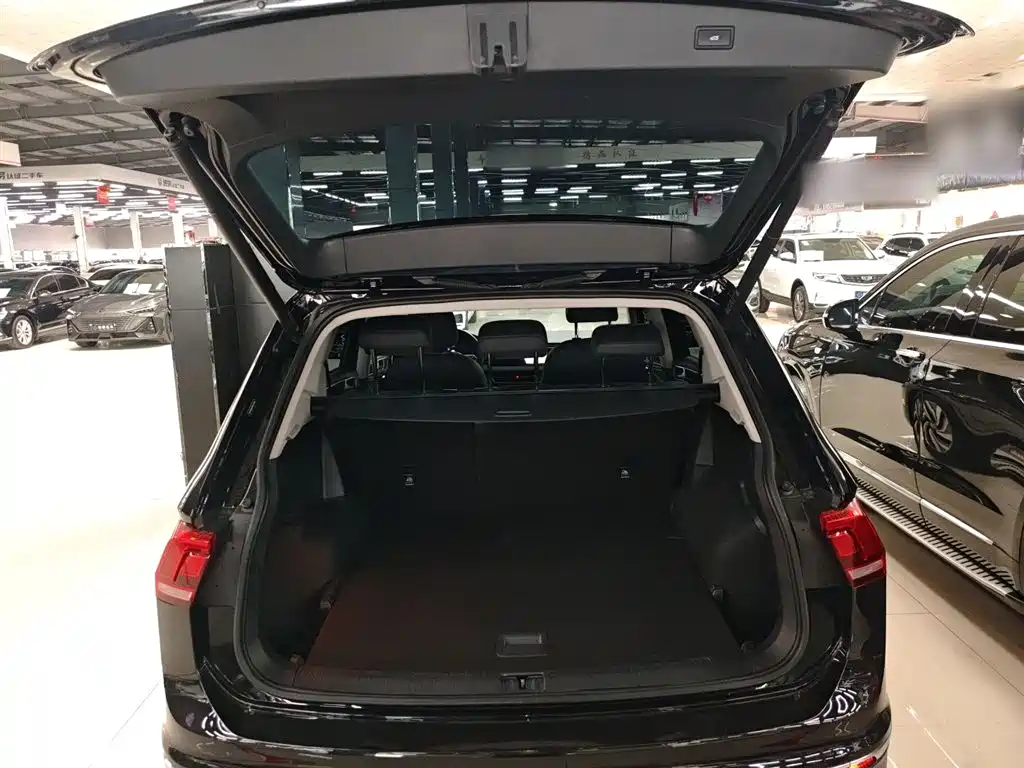 Volkswagen Tiguan L 2022 — фото 19