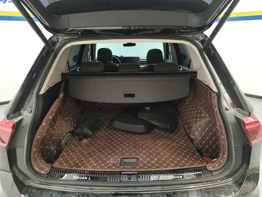 Volkswagen Tiguan L 2023 — фото 4