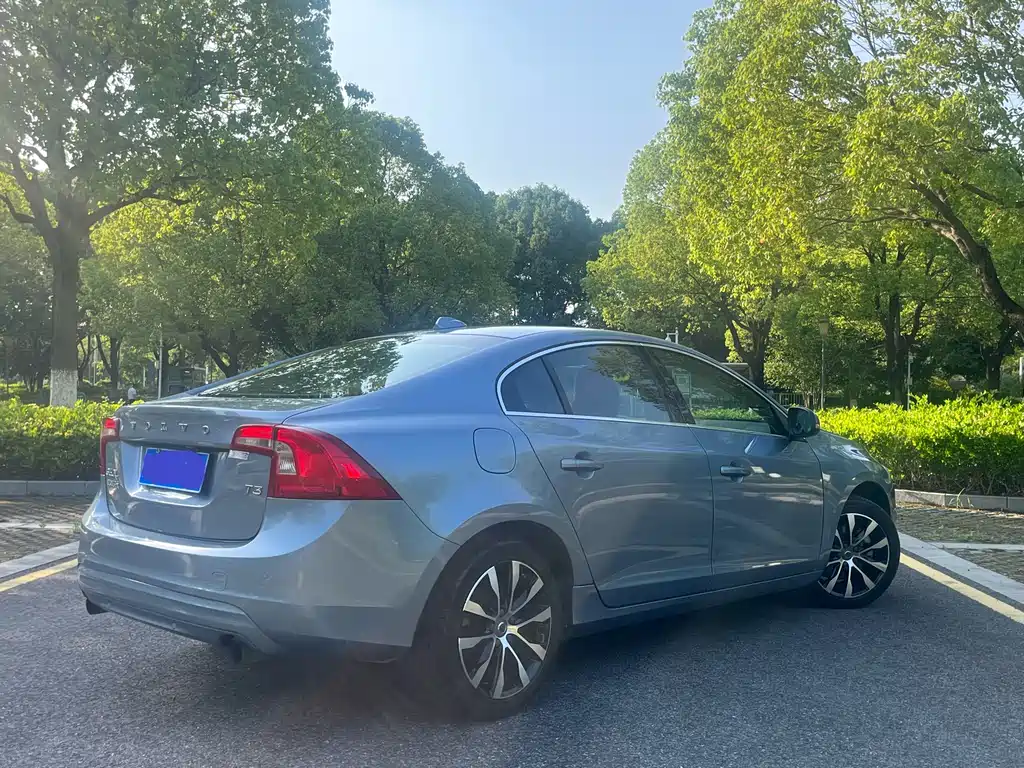 Volvo S60 2018 — фото 6