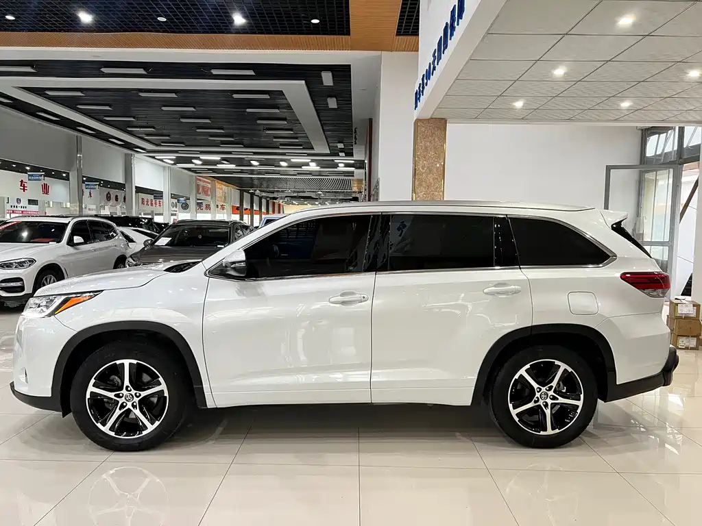 Toyota Highlander 2020 — фото 14