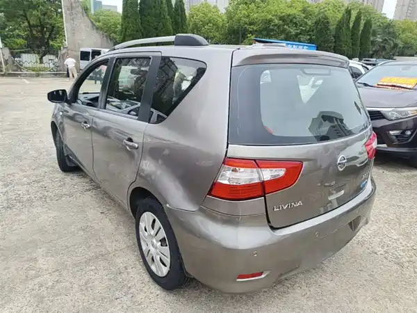 Nissan Livina 2013