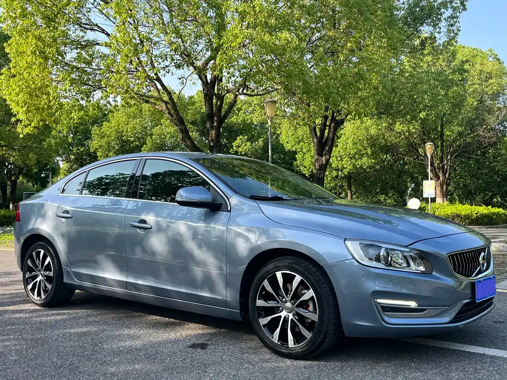 Volvo S60 2018 — фото 3