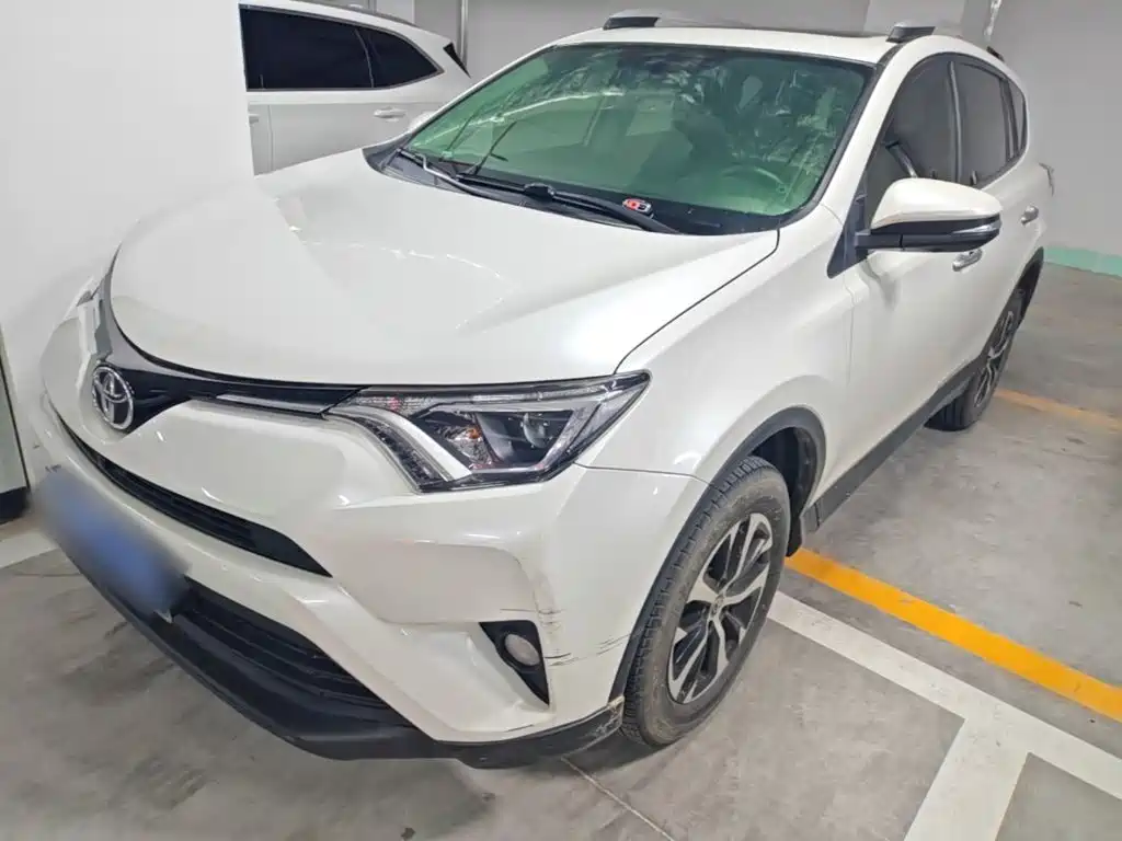 Toyota RAV4 2018 — фото 2