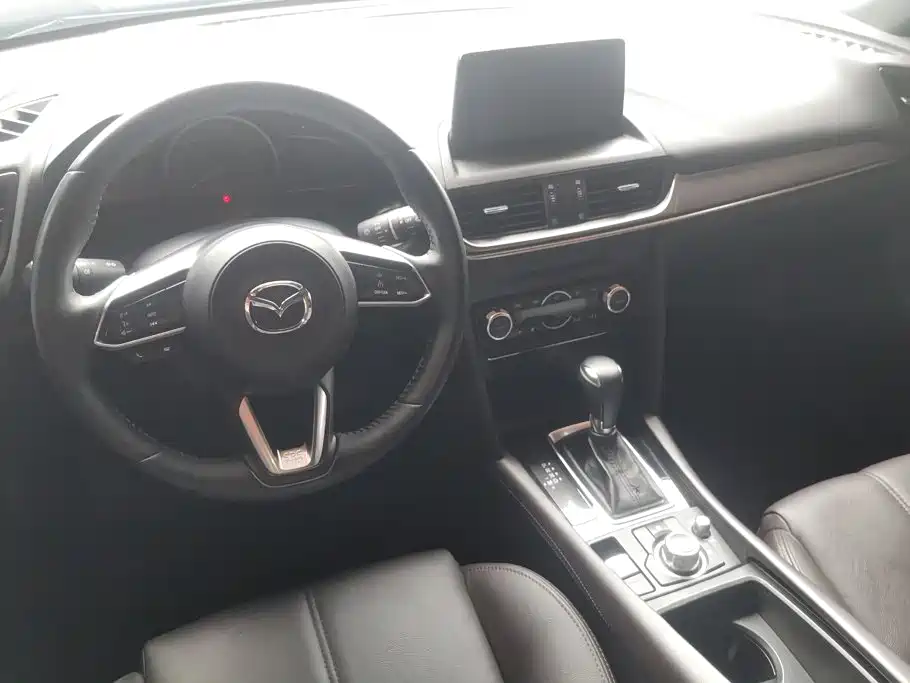 Mazda CX-4 2019 — фото 12