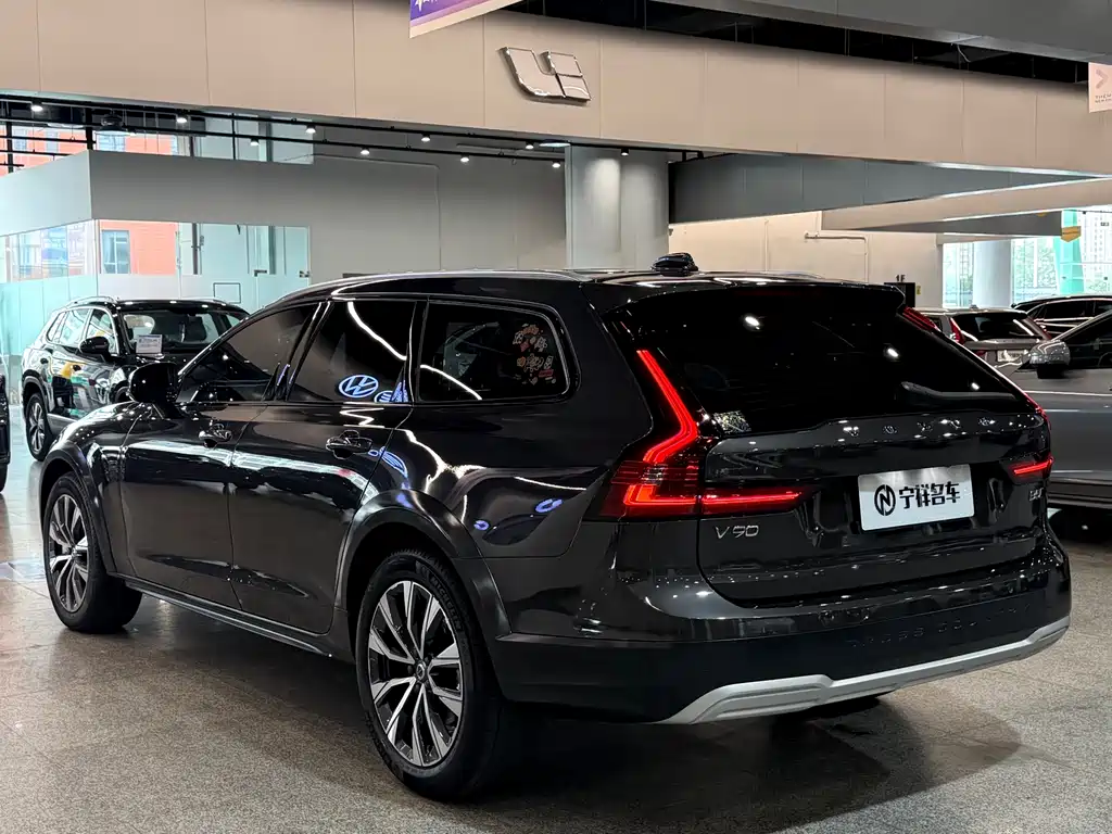 Volvo V90 2023 — фото 6