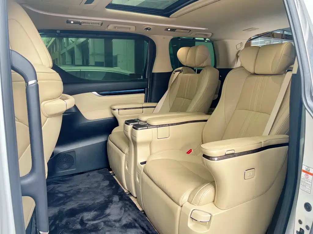 Toyota Alphard 2020 — фото 5