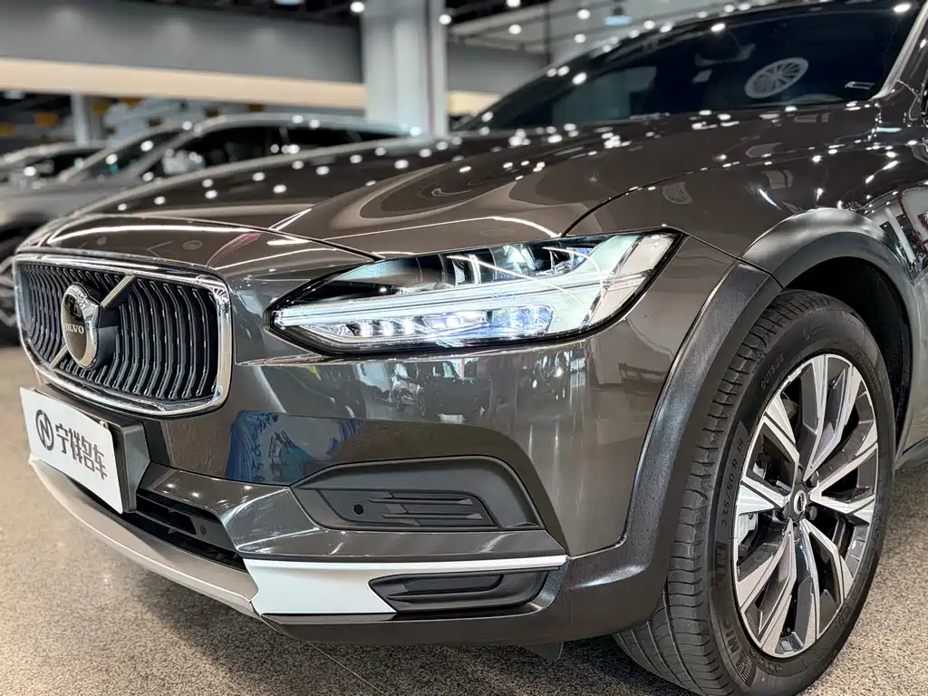 Volvo V90 2023 — фото 28