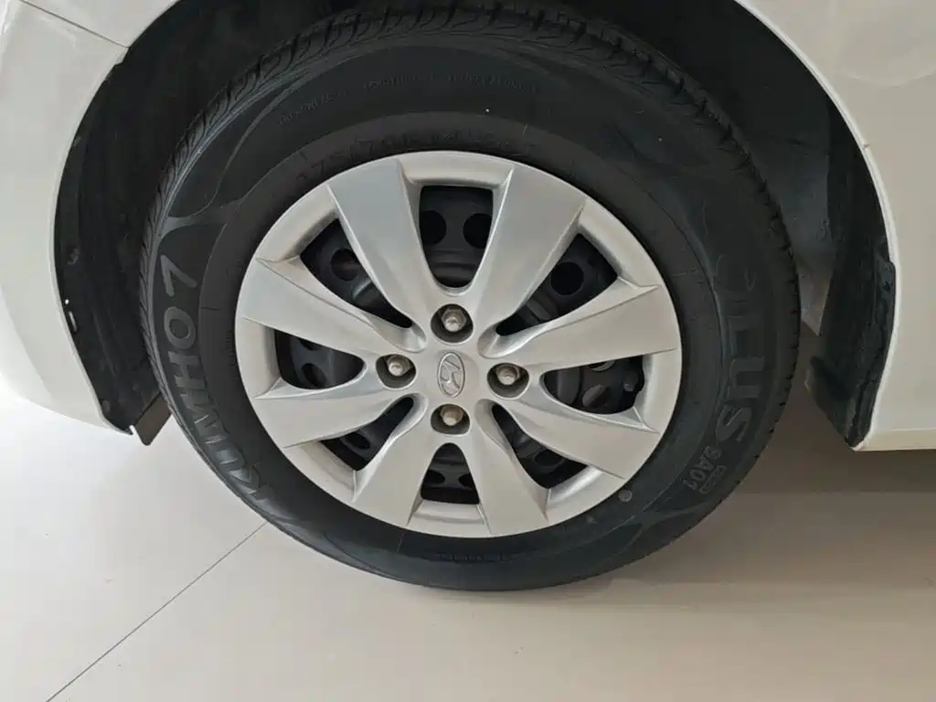 Hyundai Verna 2019 — фото 23