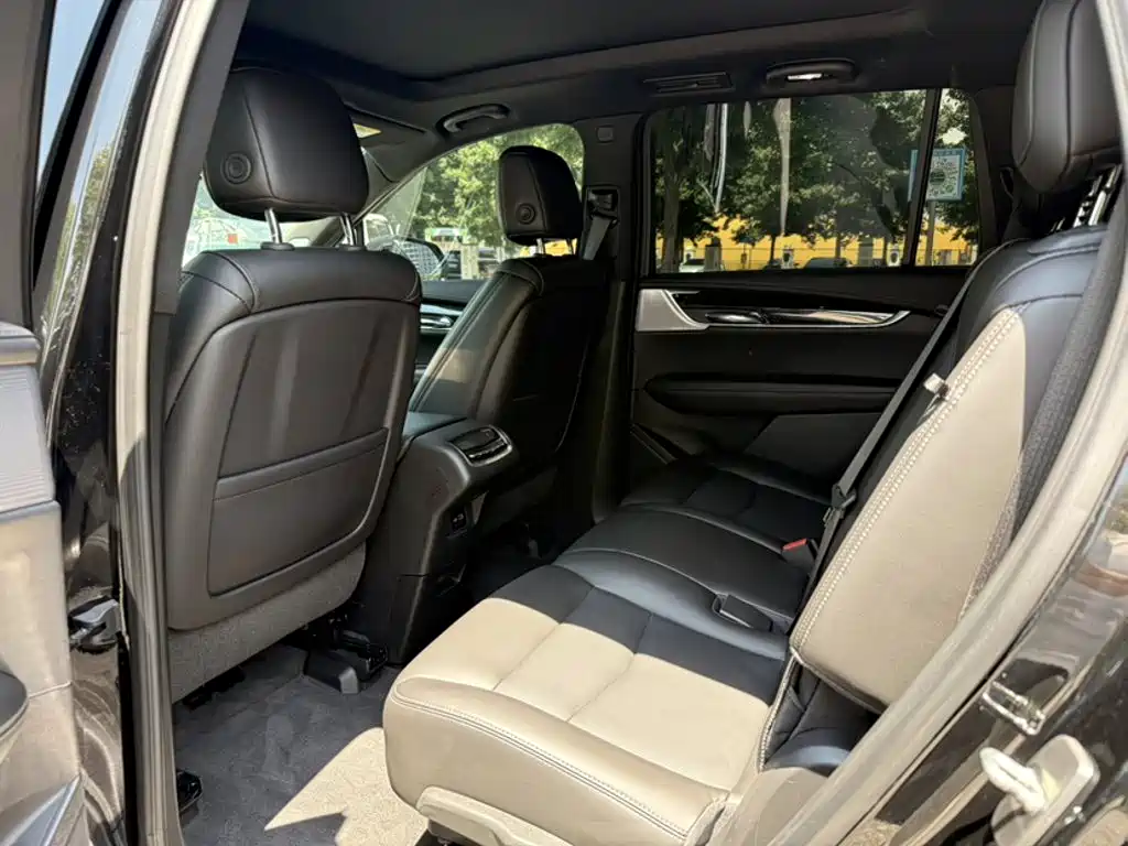 Cadillac XT6 2022 — фото 19