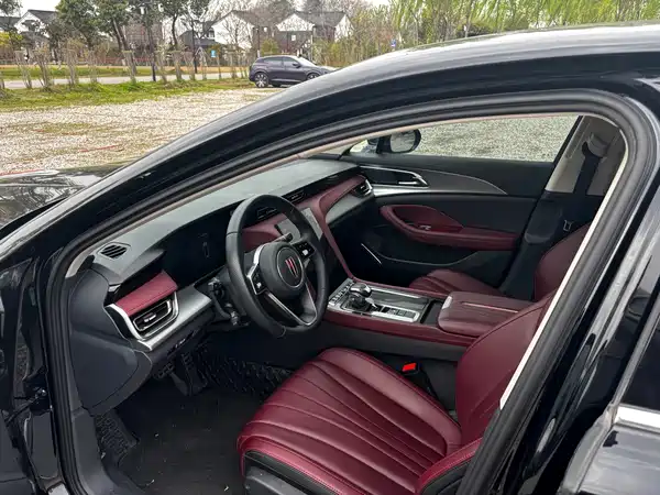 Hongqi H5 2022