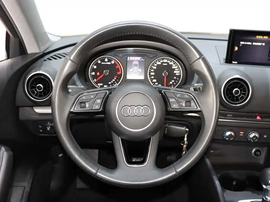 Audi A3 2019 — фото 12