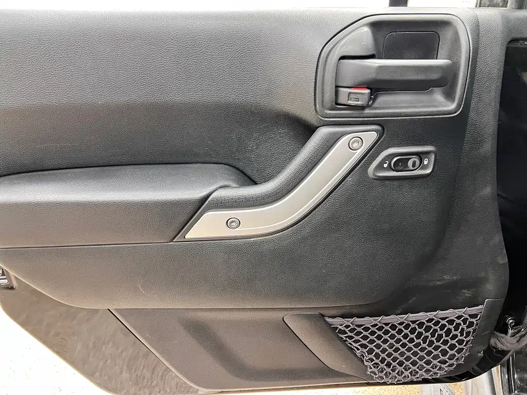 Jeep Wrangler 2019 — фото 12