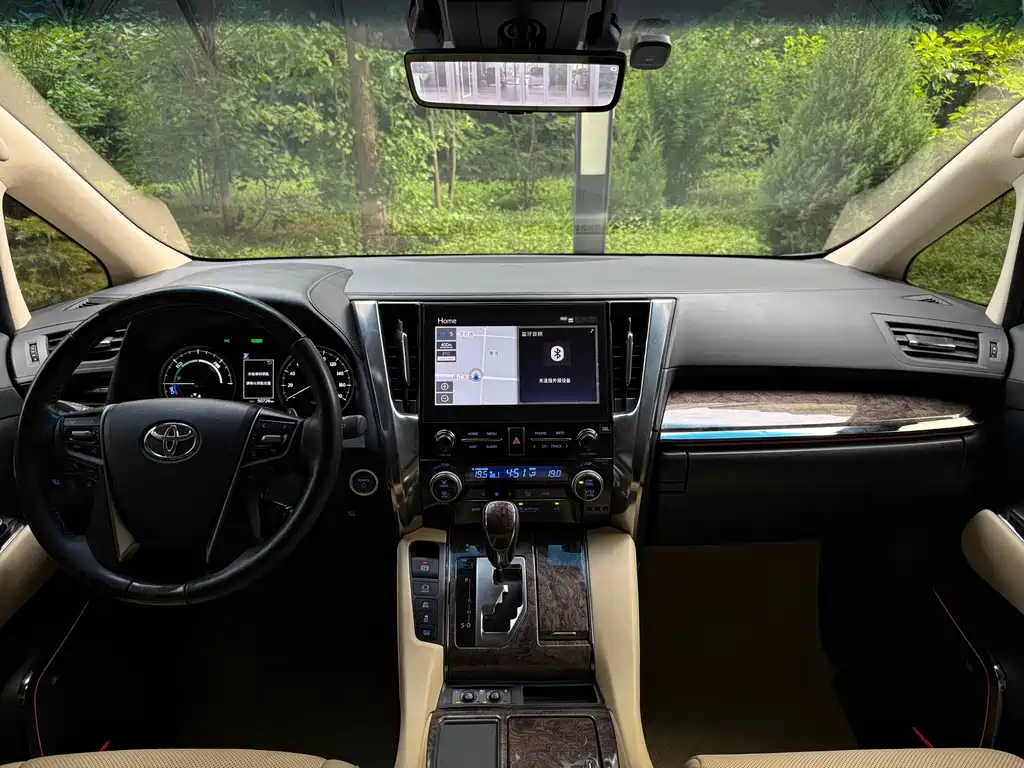 Toyota Alphard 2023 — фото 12