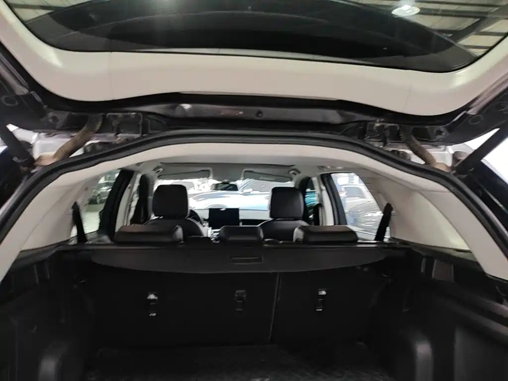 Land Rover Discovery Sport 2017 — фото 19