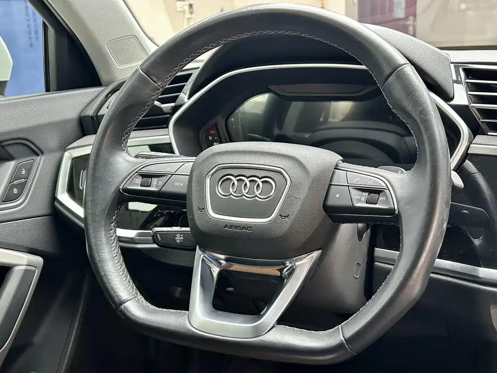Audi Q3 2023 — фото 13