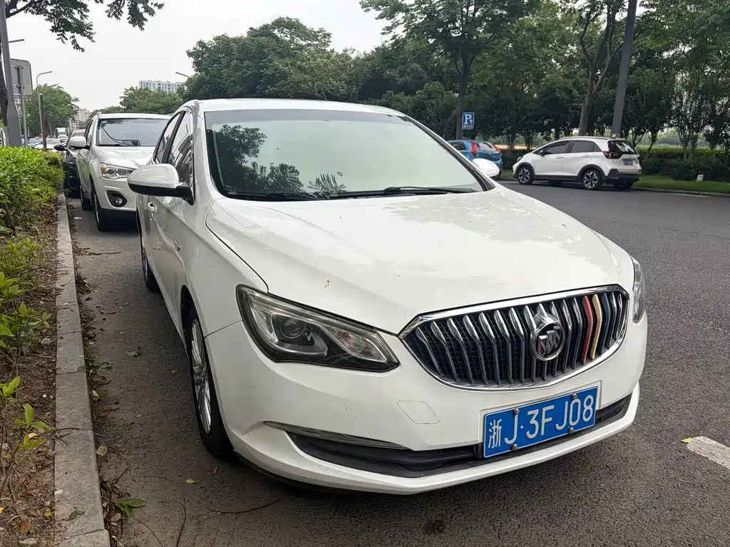 Buick Excelle 2015 — фото 1