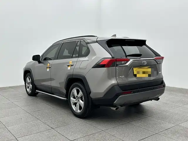 Toyota RAV4 2020 — фото 4