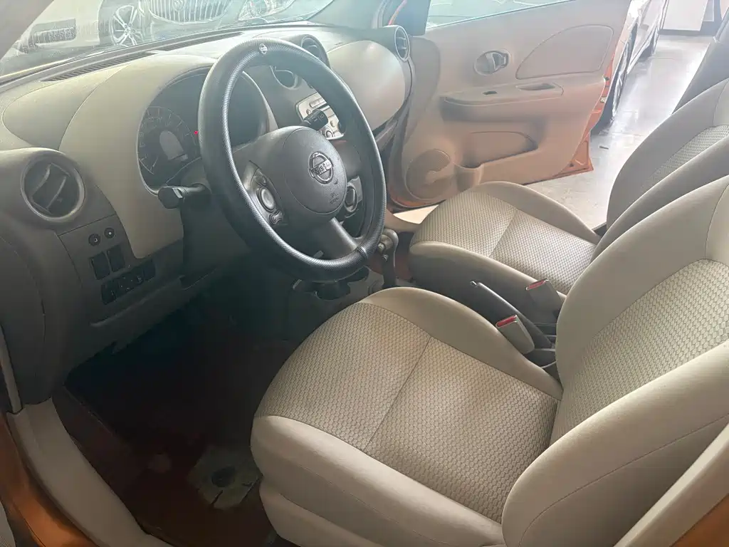 Nissan March 2012