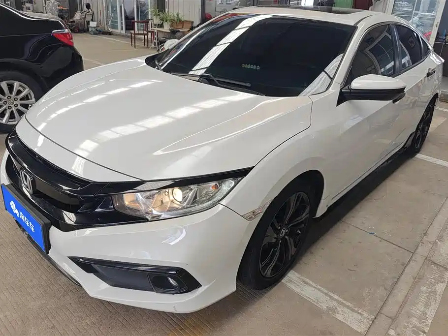 Honda Civic 2019 — фото 1