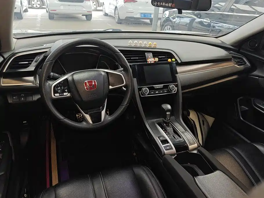 Honda Civic 2019 — фото 11