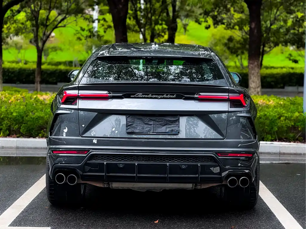 Lamborghini Urus 2019 — фото 8