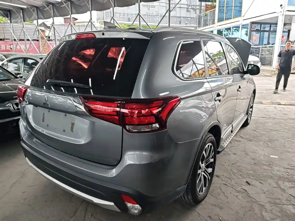 Mitsubishi Outlander 2018