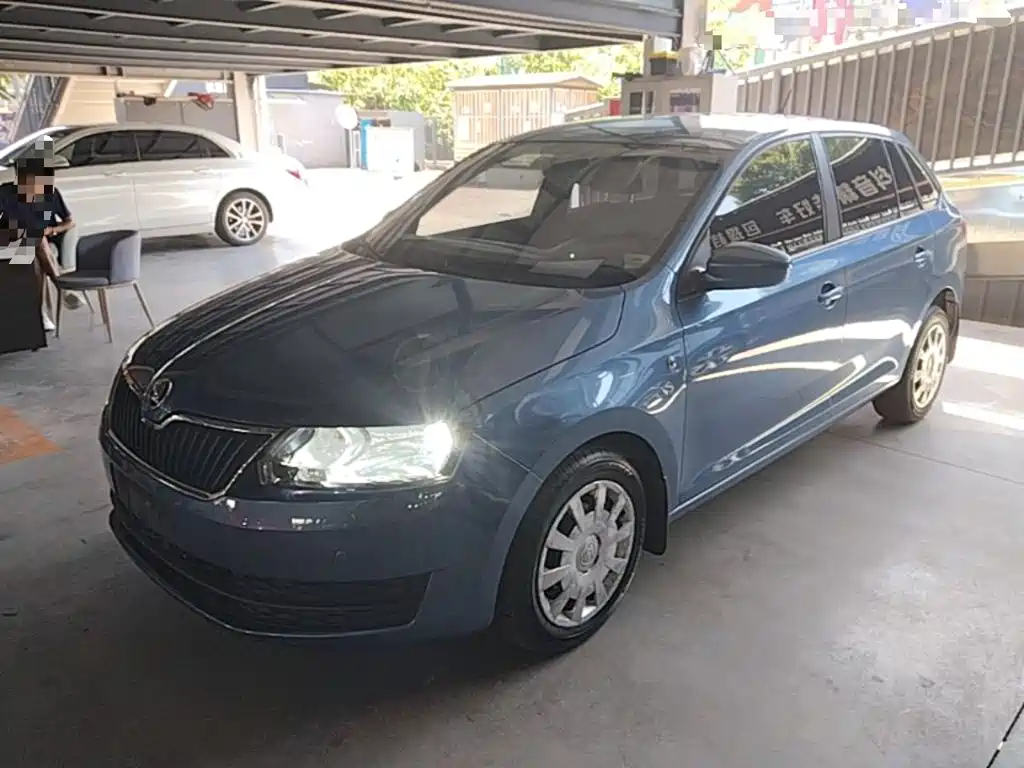 Skoda Rapid Spaceback 2014