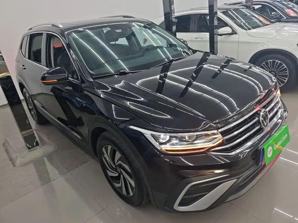 Volkswagen Tiguan L 2023 — фото 4